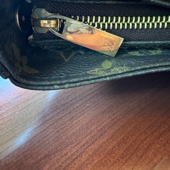 Louis Vuitton Looping - Picture 5 of 9